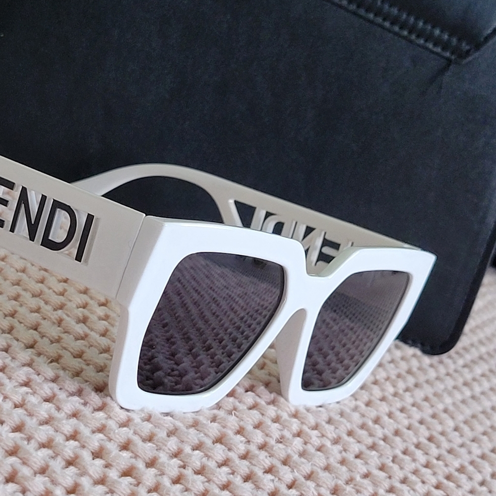 Woman's Sunglasses